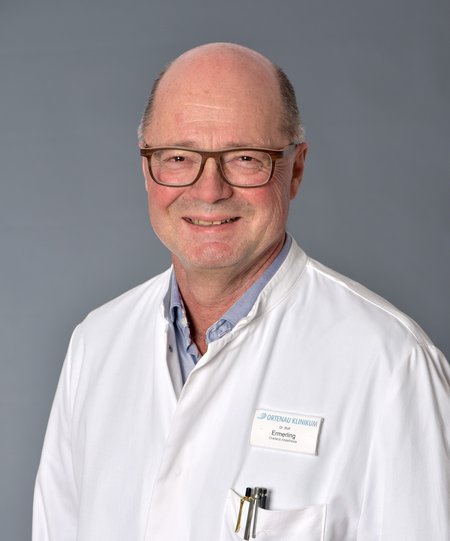 Portrait: Dr. Rolf Ermerling - Chefarzt der Anästhesiologie