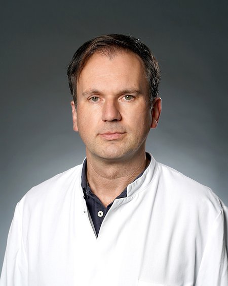 Porträt: Dr. Dominik Mueller-Arnecke