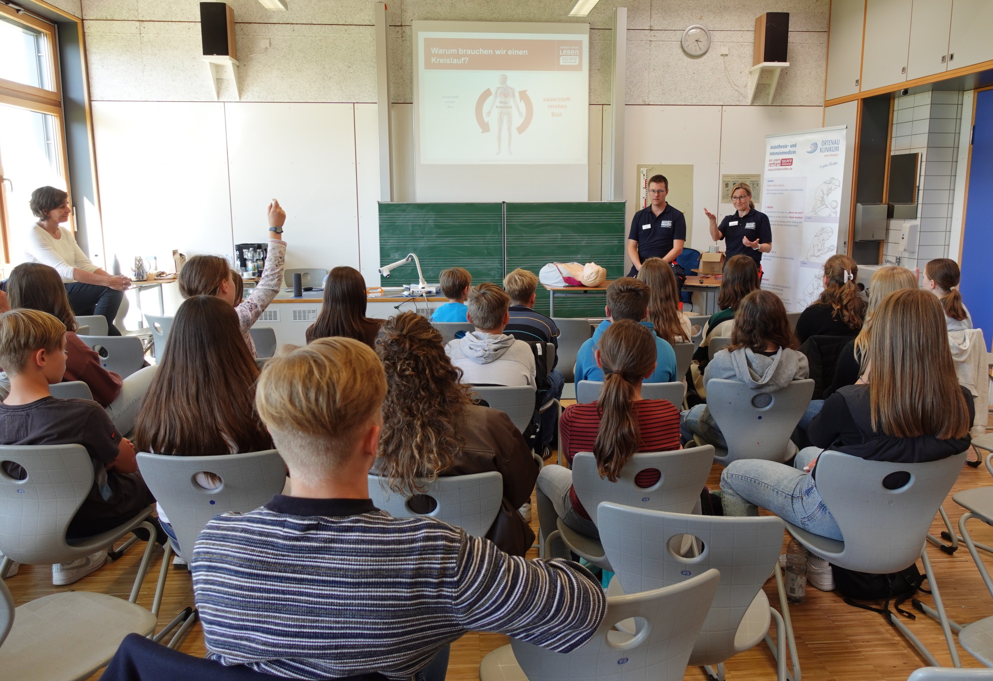 Gruppenfoto: Theoretische Einweisung der Schulsanitäter am Gymnasium Achern