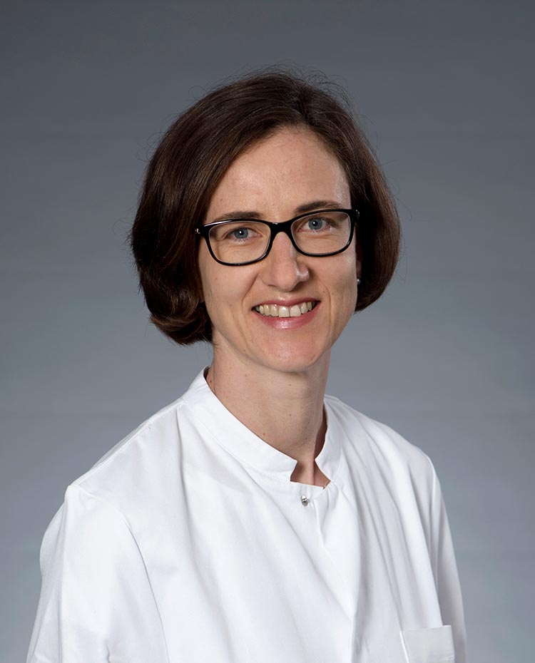 Portrait: Dr. Karin Bruder - Fachärztin für Frauenheilkunde und Geburtshilfe